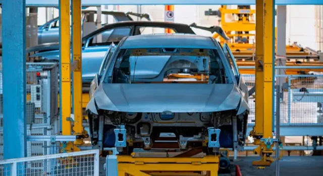 Немецкие автопроизводители сэкономили миллиарды после смягчения правил по CO₂ ЕС